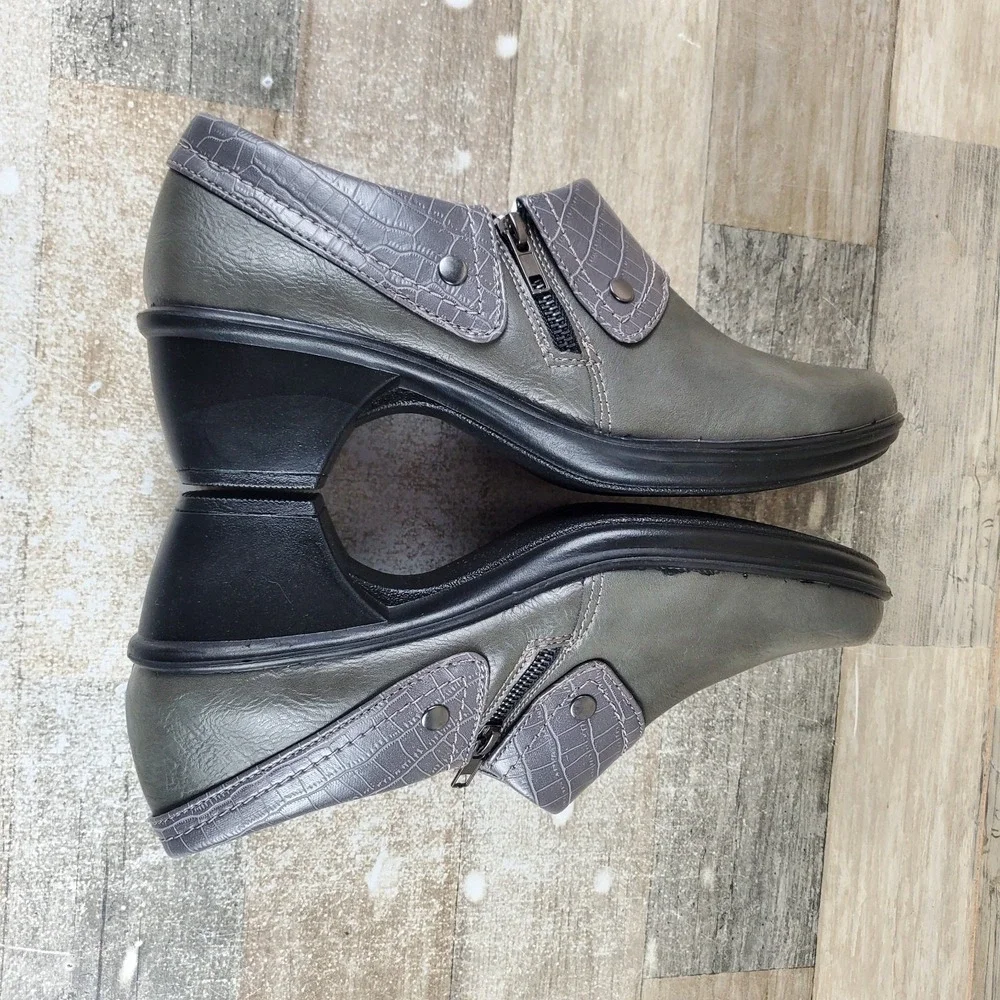 Easy Street Darcy Ankle Booties Womens Sz 11 M Grey Perforated Collar Leather